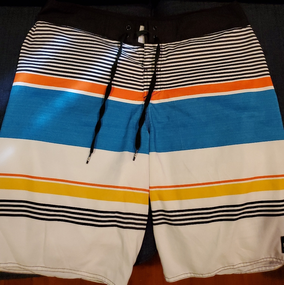 Quicksilver Board Short Swim Trunks Size 32 Multi